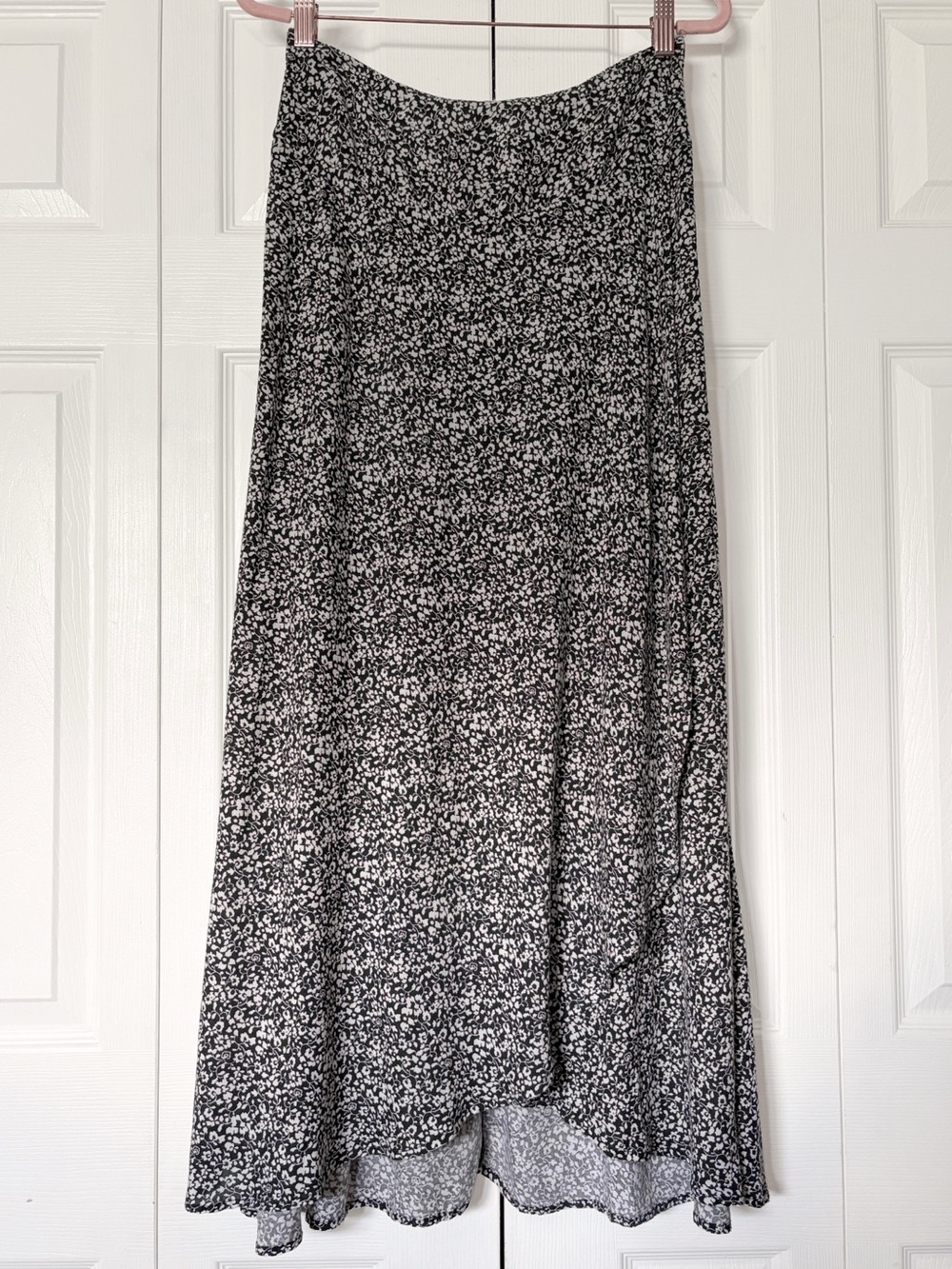 Japna Black & White Floral Maxi Skirt Size Large Faux Wrap & Flowy